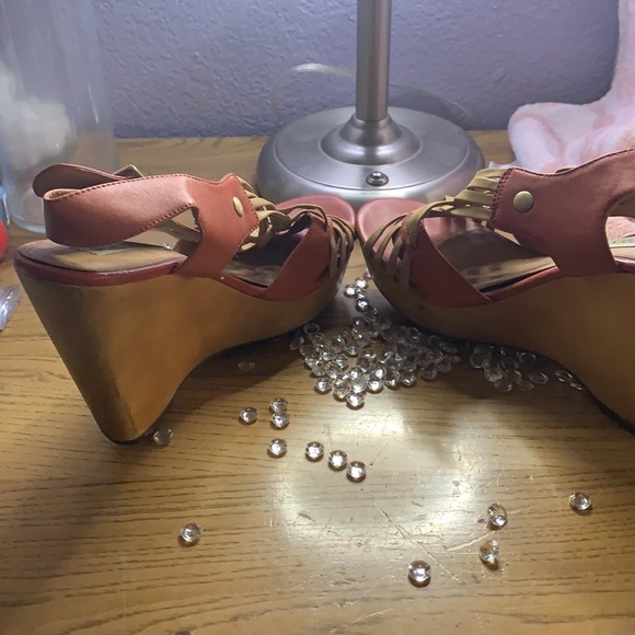 Heels - Picture 4 of 4